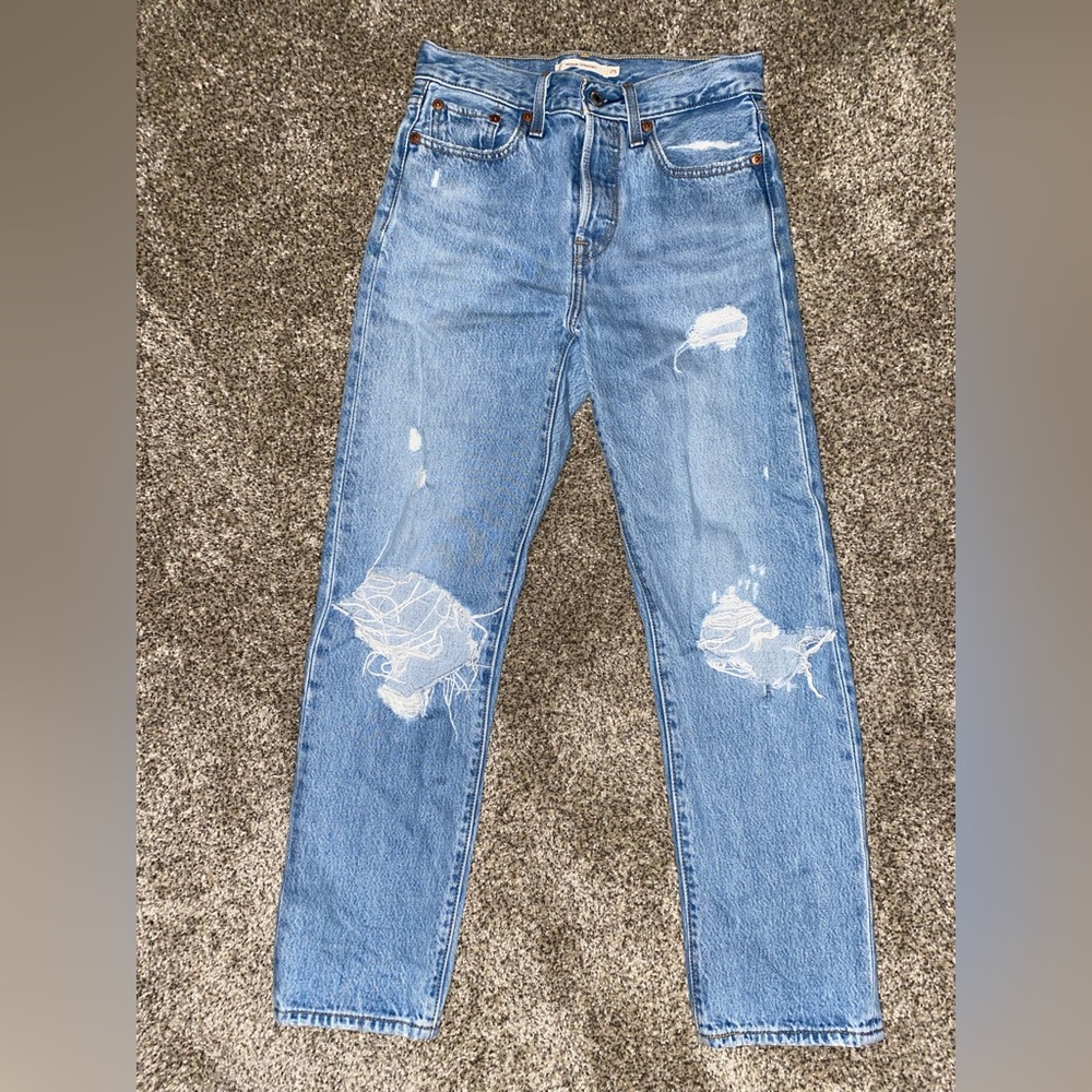 Levi’s wedgie straight fit jeans tik tok viral